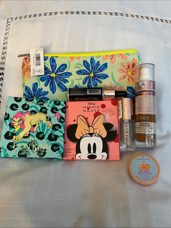 Revolution Other - Revolution Eyeshadow,Blush,Liquid Highlighter,Foundation,Lipgloss
& Balm, Bag